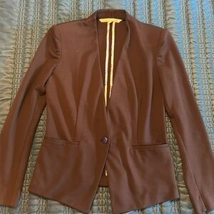 One button black blazer